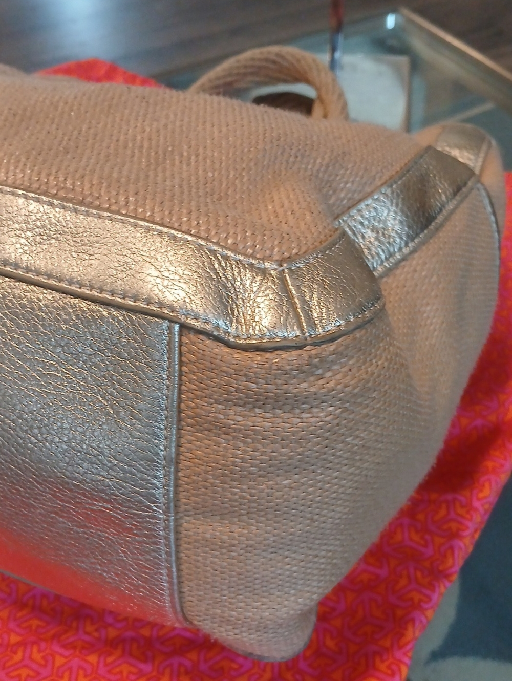 Tory Burch Metallic Beige Tote with Gold Hardware and Matching Wallet - Picture 9 of 17